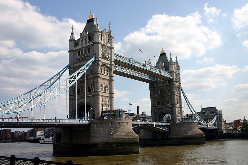 Londontowerbridge2004 08 03