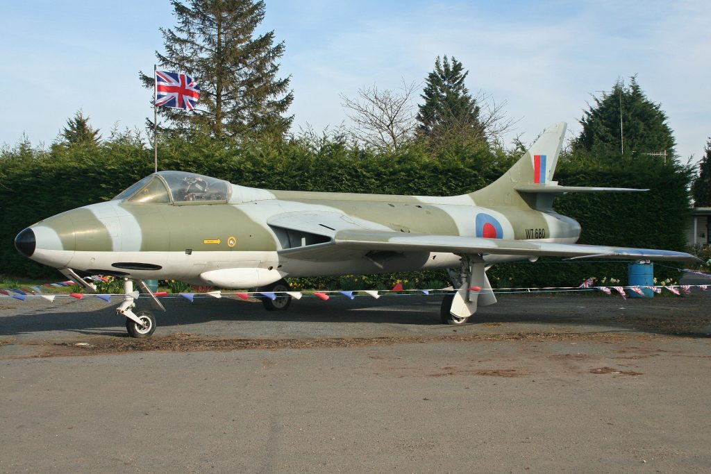 Hawker Hunter F1 WT680 J (6869235518)