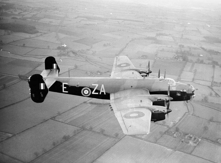 Handley Page Halifax mkII series 1 of No10 squadron RAF based at Leeming Yorkshire (1941). Public Domain: IWM